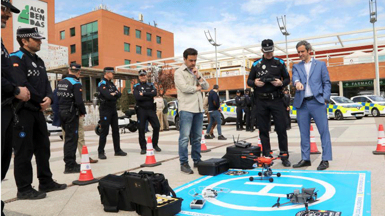 La Policía Municipal se convierte en la primera con uniformes de botellas recicladas