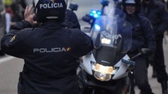 Juicio a tres policías por abatir a tiros a un joven en el rellano de su casa en Vallecas