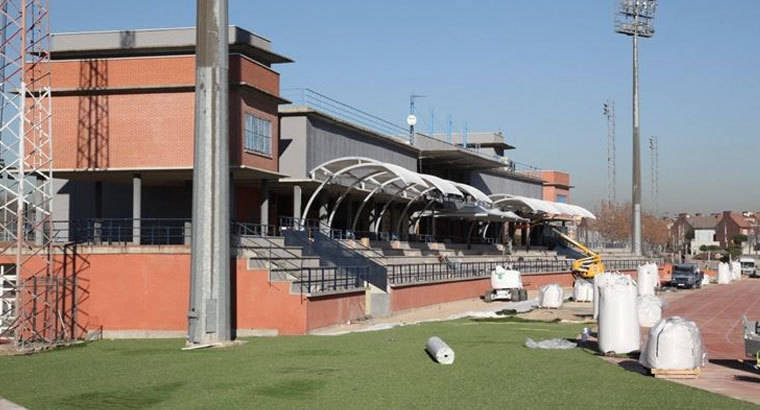 El agua potabble llega al estadio de atletismo del Deportivo Juan de la Cierva