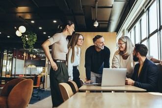 La Generación Z prioriza la salud mental en el trabajo frente a la Generación X