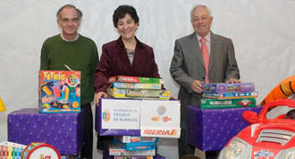 300 cajas de juguetes para niños de Pozuelo, República Dominicana y Perú