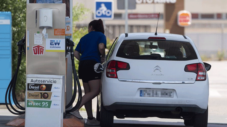 El precio de la gasolina marca nuevo récord y `se come´ la totalidad de la subvención de 20 céntimos