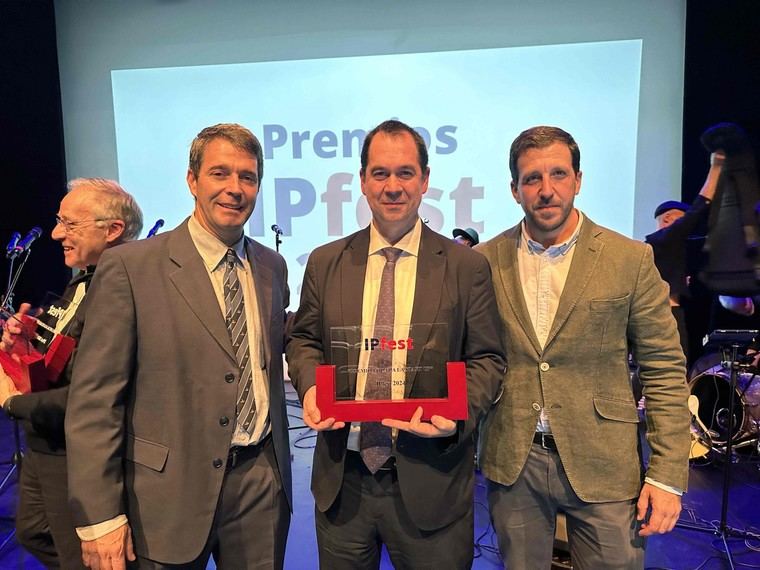 Crystal Semiconductor Technologies es reconocida como la Mejor Startup Tecnológica en los Premios IPFest 2024