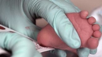 El Gobierno anuncia la ampliación de 7 a 11 las enfermedades detectables con el cribado neonatal