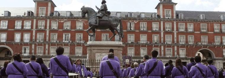 Bolardos, vehículos y jardineras para blindar las procesiones