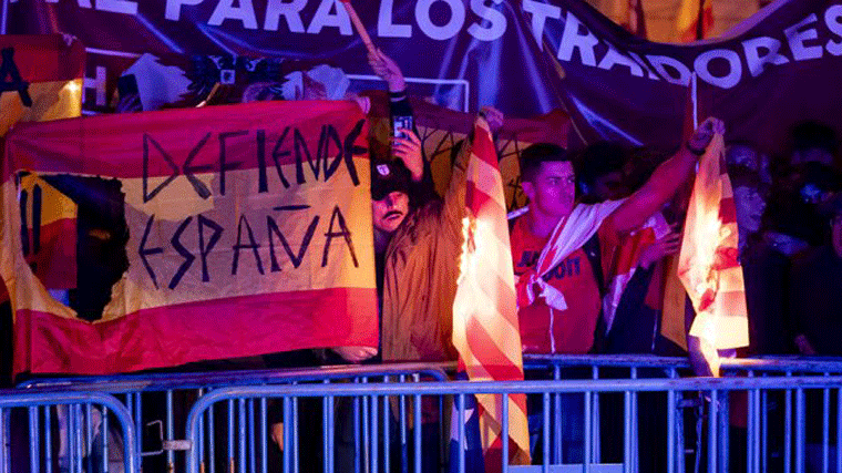 15 detenidos y nueve heridos leves, uno policía, en la última protesta contra la amnistía en Ferraz