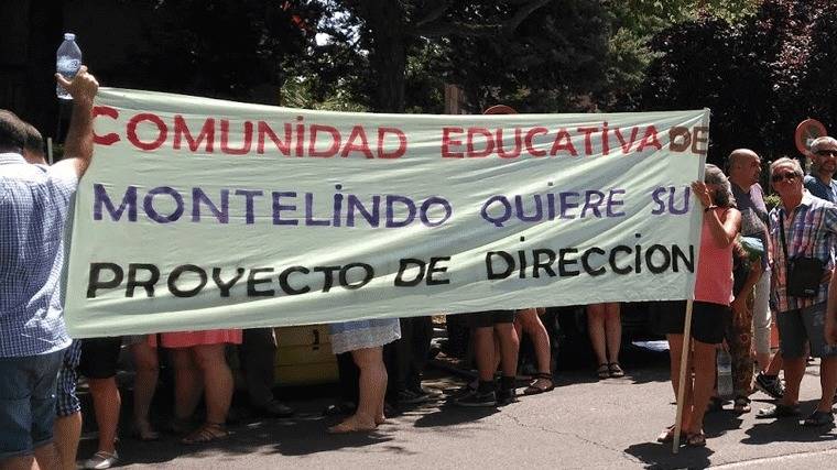 Protesta ante la consejería de Educación por imponer directores en los centros