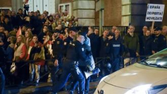 Las protestas en Ferraz dejan un balance de 70 detenidos acusados de desórdenes y atentado a la autoridad