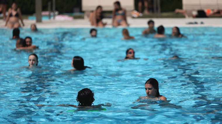 Un tercio de las piscinas al aire libre de Madrid estarán cerradas en el arranque de la temporada