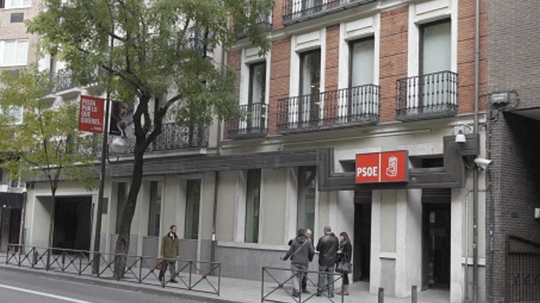 El PSOE quiere limitar a las consultas con la militancia y poner 'contrapesos' al líder
