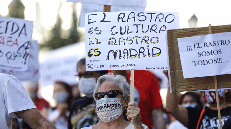 Más Madrid y PSOE reclaman que el cien por cien de puestos del Rastro vuelvan a sus ubicaciones