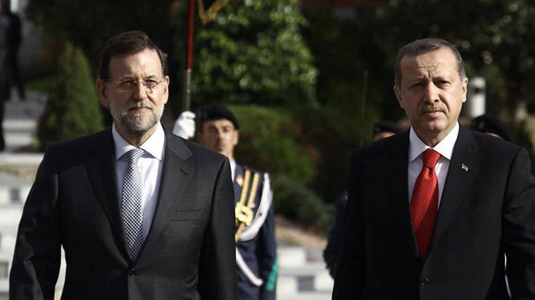 IU: Querella criminal contra Rajoy por denagación de socorro a los refugiados