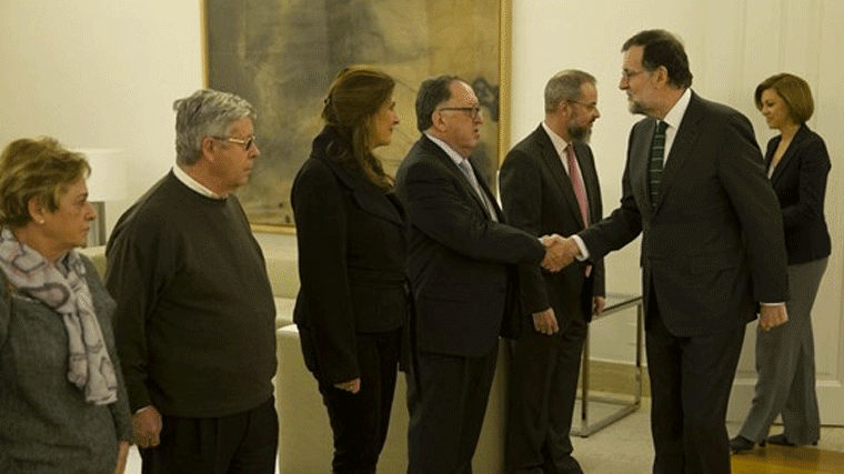 Rajoy promete a las familias de las víctimas del Yak 42 'satisfacción moral y jurídica'