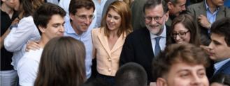 Rajoy. tarde de `cervecitas´ con Almeida y jóvenes del PP: Sumar es 'el partido Comunista'