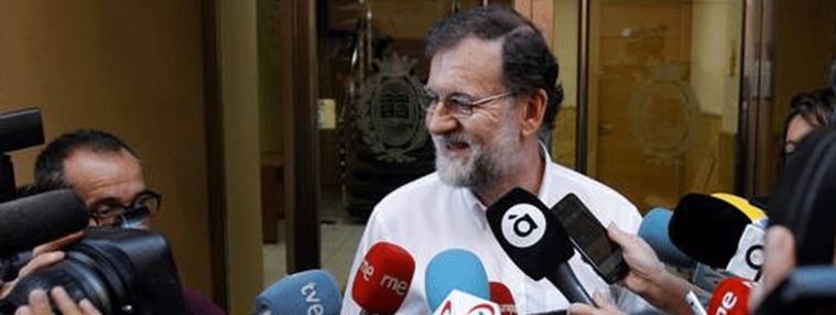 Un relajado Rajoy se reincorpora como registrador de la propiedad en Santa Pola