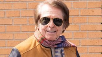 Raphael responde bien al tratamiento pero 'hay que esperar' para volver a los escenarios