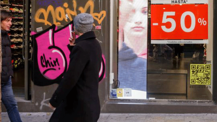 Las rebajas no salvan la contratación del comercio en Madrid, cae un 18%
