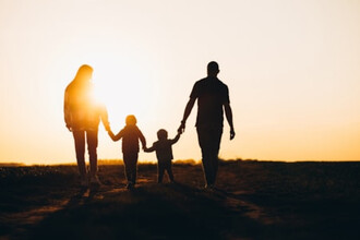 Un informe del CEU analiza cinco décadas de cambios en las familias españolas
