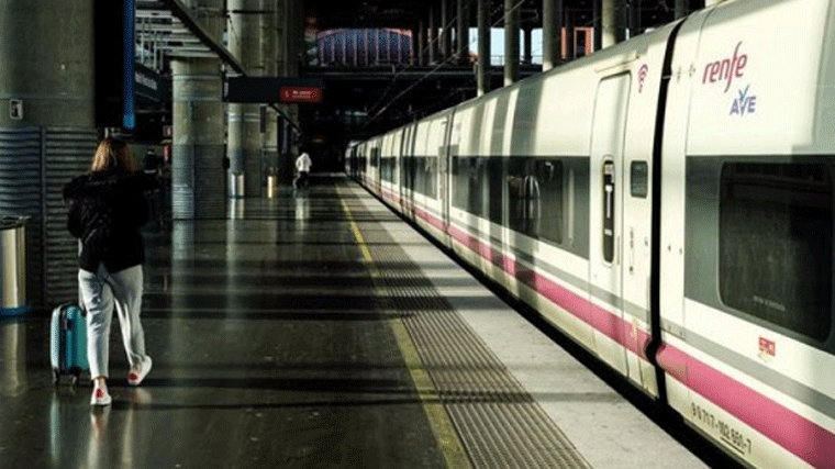 Renfe perimitirá comprar billetes con un año de antelación en 108 servicios