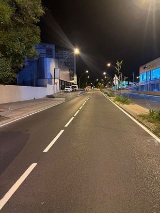 Renovación nocturna de la señalización vial en Fuenlabrada para mejorar la seguridad vial