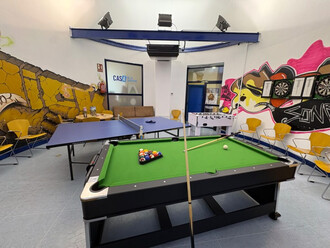 Renovación de la sala de ocio en la Casa de la Juventud para jóvenes