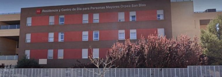 Brote de 21 mayores vacunados infectados en una residencia de San Blas