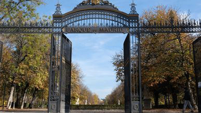 El viento obliga a balizar zonas en El Retiro y ocho grandes parques de la capital