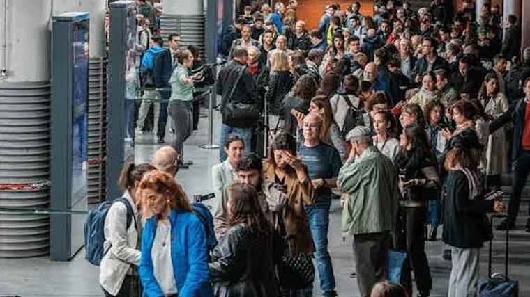 Una caída de los servidores informáticos de Adif paraliza la alta velocidad en Madrid