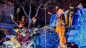 Bloques de hormigón de 1.200 kg y coches policiales para la seguridad de la Cabalgata