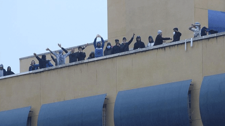 Rifereños internos en el CIE de Aluche inician una huelga de hambe tras denegarles el asilo