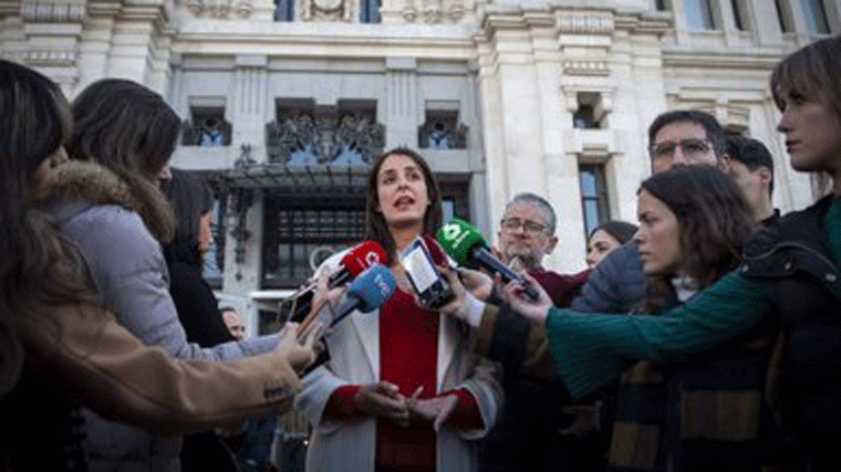 MM fleta `El bus de los cerrado´ para recorrer 'espacios municipales arrebatados a la ciudadanía'