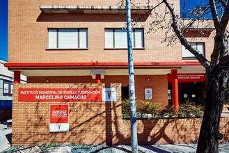 Cinco jóvenes comienzan a trabajar en Rivas gracias a un programa de empleo juvenil