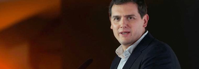 Rivera sigue en carril: Supera al PSOE y pisa los talones al PP