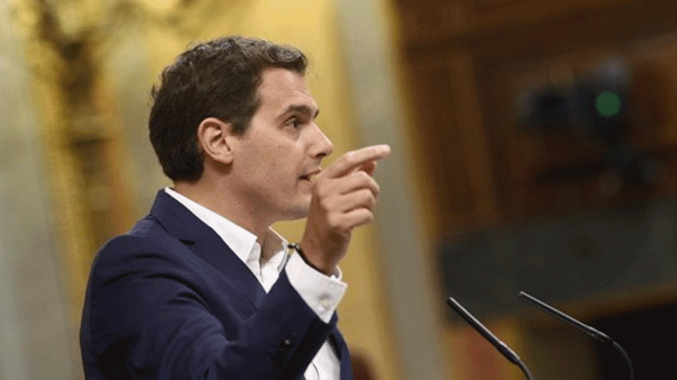 Rivera contesta a Sánchez: C´s no participará en un 'batiburrillo' de partidos par echar al PP