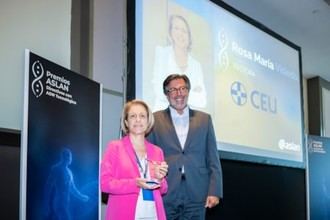 Rosa Visiedo recibe el premio 'Directivos con ADN Tecnológico'