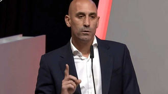 Rubiales pide al TAD el archivo de su expediente y denuncia su 