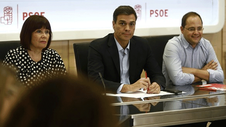 Los planes de Sánchez: Convocar ya el 39 Congreso Federal y unas primarias en octubre