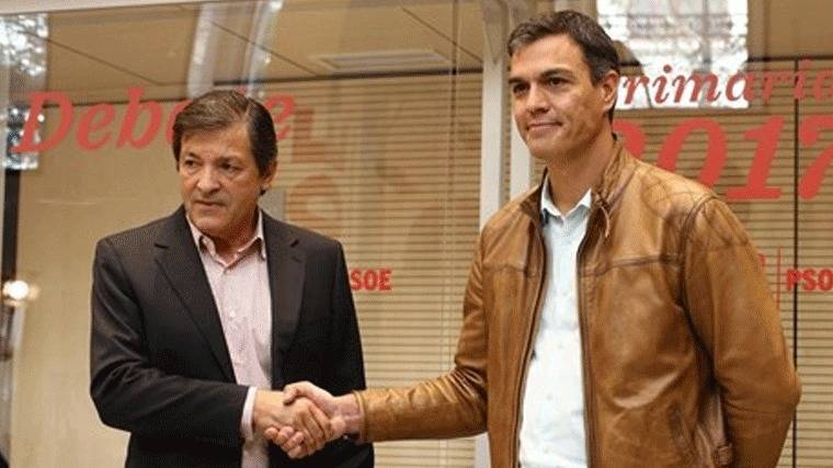 Sánchez se reune Fernández para consensuar la postura del PSOE sobre la moción de censura