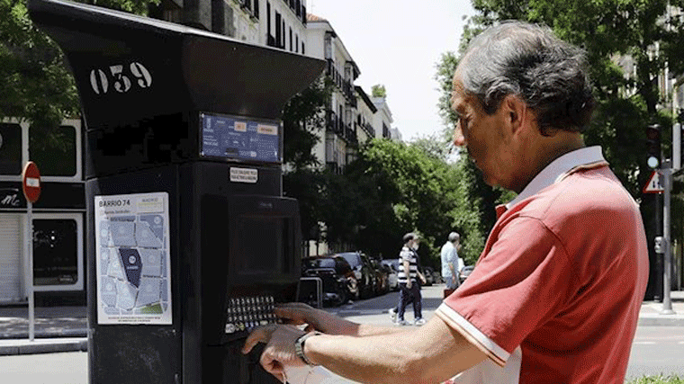 Los sanitarios podrán seguir aparcando gratis cerca de los hospitales hasta acabar la alarma