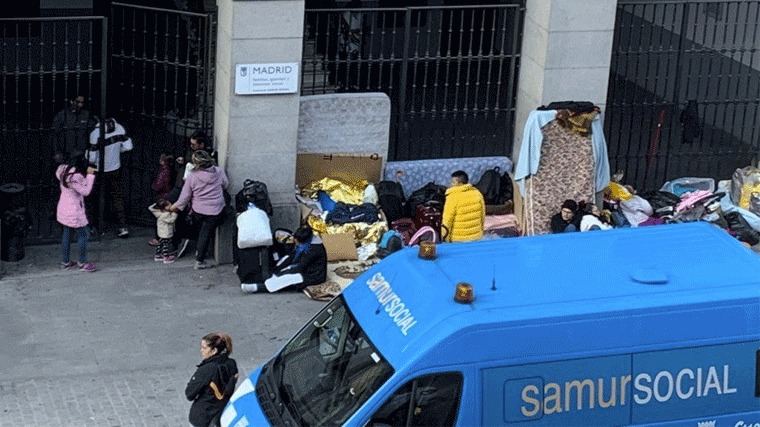 Madrid desbordada por la llegada de refugiados, 68 familias a la semana
