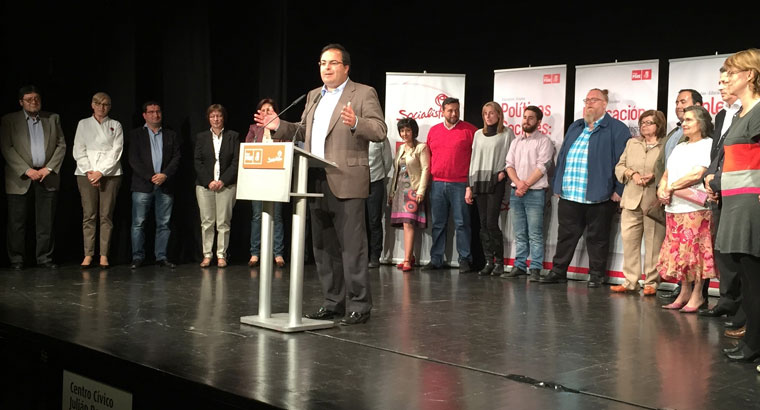 Llorente (PSOE) presenta cartel electoral y fija su prioridad en el empleo