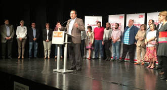 Llorente (PSOE) presenta cartel electoral y fija su prioridad en el empleo