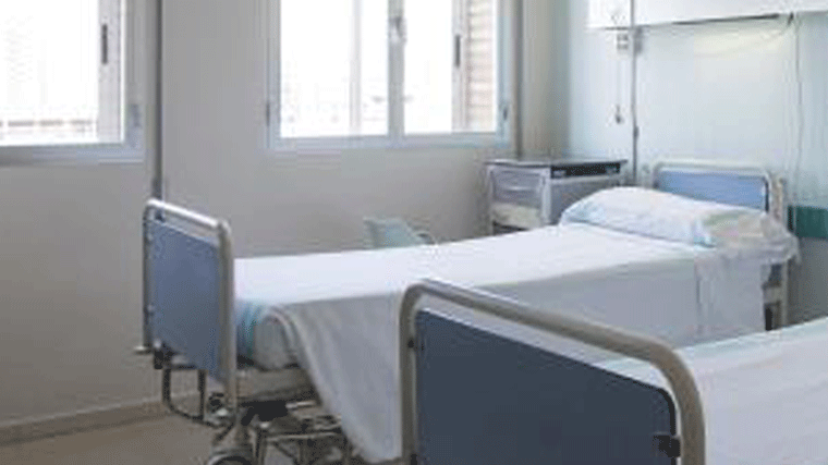 La falta de enfermeras provocará el cierre de 1.800 camas hospitalarias en verano