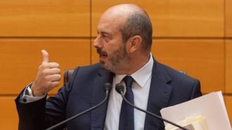 El presidente del Senado, Pedro Rollán, durante una sesión plenaria, en el Senado, a 14 de mayo de 2024, en Madrid 