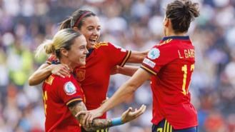 La selección femenina de fútbol y Eva Moral, premiadas en la 'Gala Campeonas'