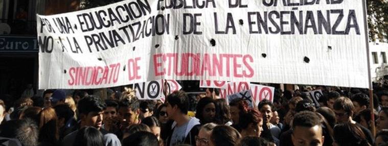 Miles de estudiantes toman el centro de Madrid contra las 'reválidas'