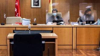 Piden 16 años al 'skinhead' que intentó asesinar a 2 jóvenes al grito de 