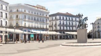 Un millón de euros para la instalación de los toldos que darán sombra a los bancos de la Puerta del Sol