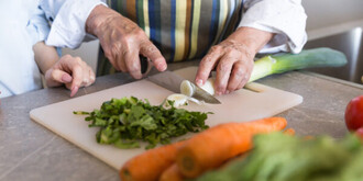 Dos talleres gratuitos para mayores en Rivas sobre alimentación y convivencia