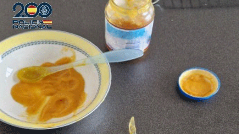 Detenidos los compañeros de piso de los padres de un bebé por meter cristales en el tarro de la comida